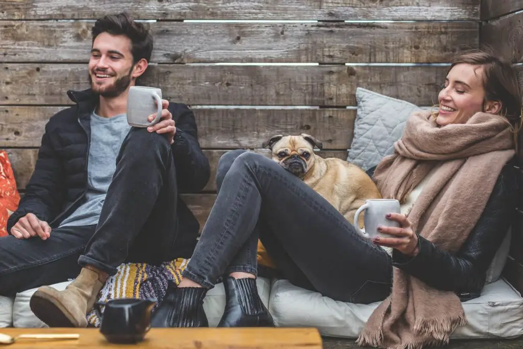 This image shows a woman who is comfortable in her boyfriend's presence. It's used for the article, "My girlfriend stopped asking me about me day" 